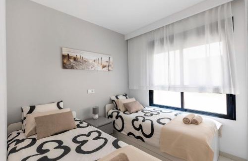 Pilar de la Horadada Apartamento | 2BD Coastal Gem with Pool & Terrace - Torre de la Horadada