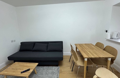 Custom House Apartamento | 2BD Flat Perfect for Remote Workers, ExCel London
