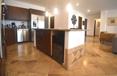 Centro Condominio | 2BD Luxury Oceanview Condo with Private Pool