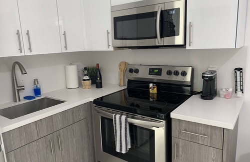 Liberty City Apartamento | 2BD Modern apt mins away from Wynwood,Midtown & Beach!