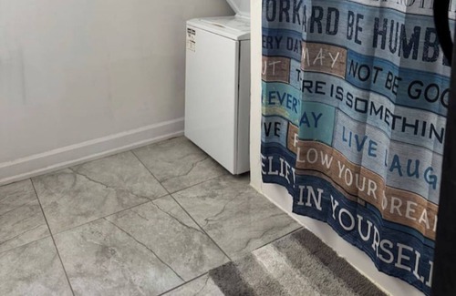 London Casa | 2bd Near LHSC, UWO, Fanshawe College