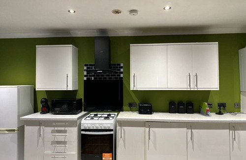 Liberton Apartamento | 2BD | Ocean Terminal | Tram to Airport | Sleeps 4