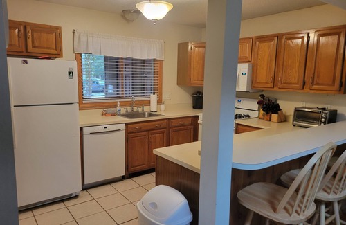 North Woodstock Casa | 2BD condominio en Deer Park con Wi-Fi en la unidad!