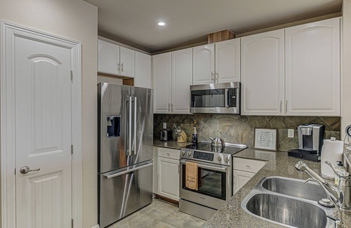 Horseshoe Bay Condominio | 2BDR Condo for 4 with Pool, Hot Tub & View of Marina!