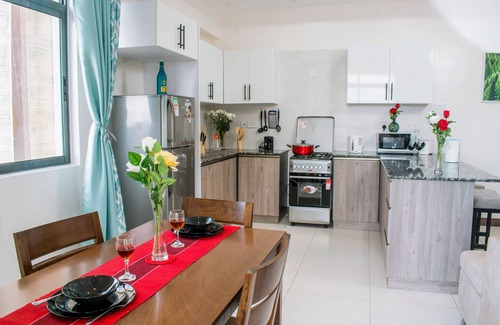 Kilimani Apartamento | 2Bdr with Gym & Pool centrally located -2mins to Yaya Mall Kilimani