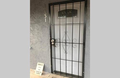 Harbor Apartamento | 2bed 1bath close to downtown LB, LA and OC.
