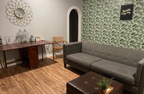 Harbor Apartamento | 2bed 1bath close to downtown LB, LA and OC.