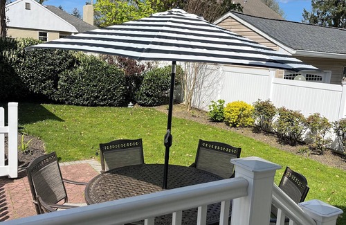 Bayville Casa | 2bed/2bath Beach Bungalow in Bayville, NY