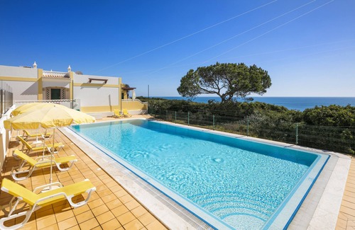 Benagil Villa | 2Bed, 3 baños Villa con Cliff Top Pool + Vistas al mar