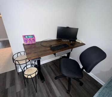 Greensboro Apartamento | 2bed 3bath private and close to everything !