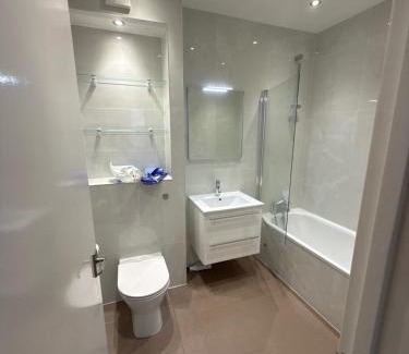 London City Centre Apartamento | 2Bed Apartment-Sleeps 4 Pets Ok & Balcony