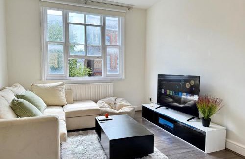 London City Centre Apartamento | 2Bed Apartment-Sleeps 4 Pets Ok & Balcony