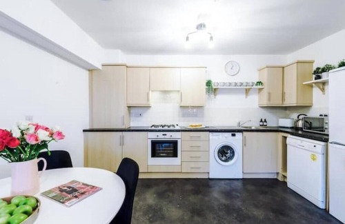 Coventry Apartamento | 2Bed Oasis: Free Parking & Netflix, Near Centre