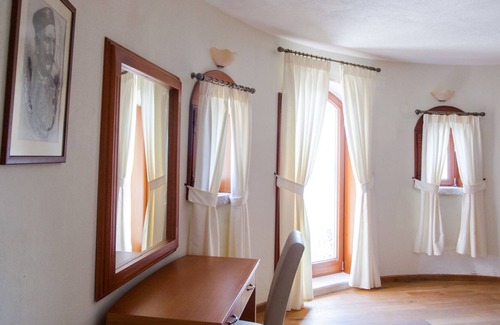 Rezevici Apartamento | 2bedroom Apt #4 w/shared pool@Pietra Mare Apts