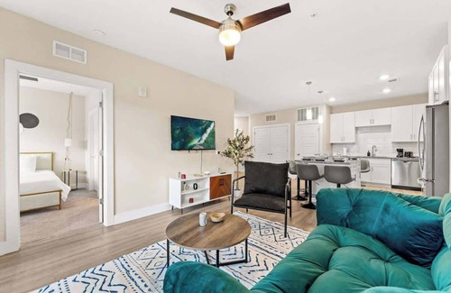 Southeast Orlando Apartamento | 2Bedroom Haven Close to Parks KingBed PetFriendly