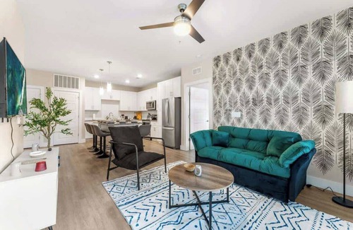 Southeast Orlando Apartamento | 2Bedroom Haven Close to Parks KingBed PetFriendly