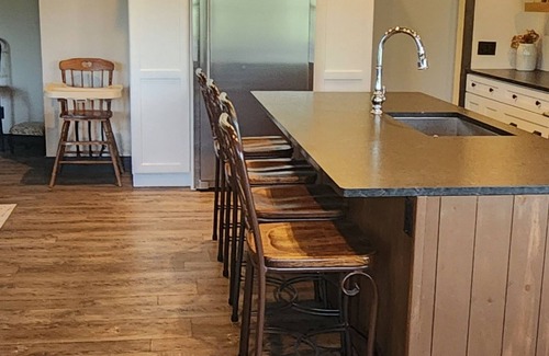 Ravenna Casa | 2bedroom townhome Centrally located to multiple Colleges and Cities Pet friendly