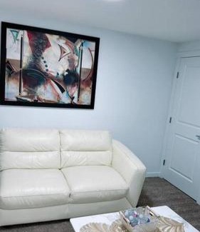 Southeast Calgary Apartamento | 2bedrooms, 1bath, two beds, new basement in Mahogany