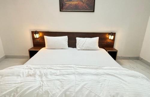 South West Apartamento | 2bhk near IGI Airport New Delhi Yashobhoomi Manipal and Venkateshwar Hospital