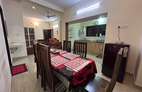 Vadanemelli Apartamento | 2BHK rooms for family and friends at Kovalam with nearby backwater and beach.