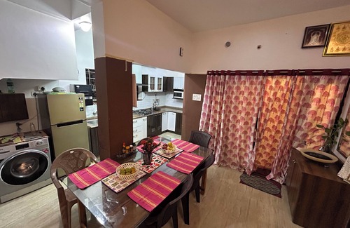 Vadanemelli Apartamento | 2BHK rooms for family and friends at Kovalam with nearby backwater and beach.