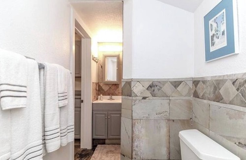 Columbia City Casa | 2BR/1.5BA - AC- Private upper unit of a duplex house. Few steps to Light Rail