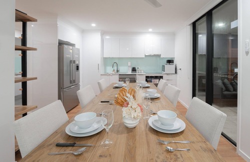 Lota Casa | L143down Relaxation 2BR/1BA House w Parking near Beach