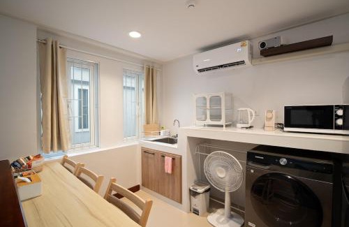 Chakkrawat Apartamento | 2BR 1BA Home In Yaowarat 5 Min MRT Nivas Wanit ECO