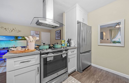 Mira Mesa Condominio | 2BR/1Bth with King Bed, Pool, Hot Tub, 2 Parking in Mira Mesa
