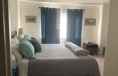 Greeley Casa | 2BR+2.5Bath+2Car Garage-Pets ok!