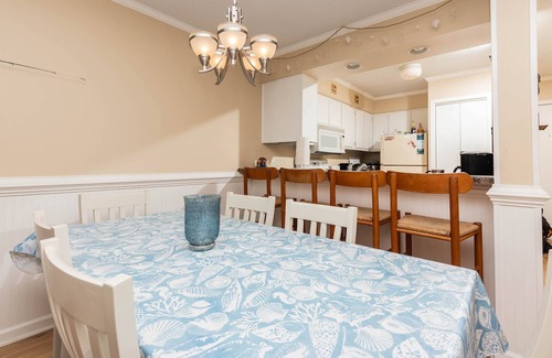Morehead City Condominio | Gran lugar para estadías prolongadas!