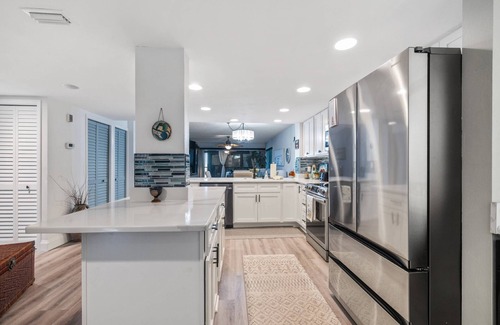 Port Richey Condominio | 2BR 2BA Condo Overlooking Gulf with Beach and Pool!