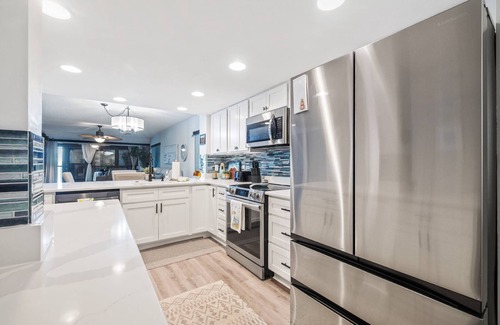 Port Richey Condominio | 2BR 2BA Condo Overlooking Gulf with Beach and Pool!