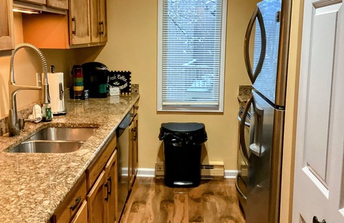 Acme Condominio | 2BR/2BA Golf View Condo on GT Spruce Run