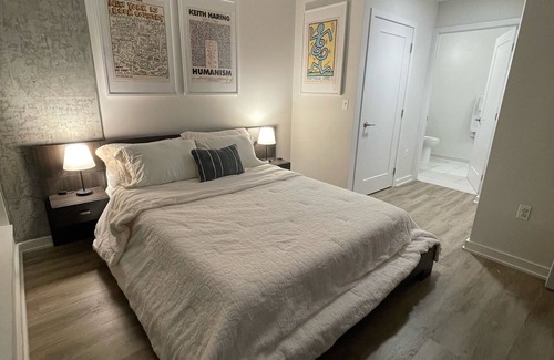 Baltimore Apartamento | 2BR/2BA Highrise Luxury Apt With Private Balcony