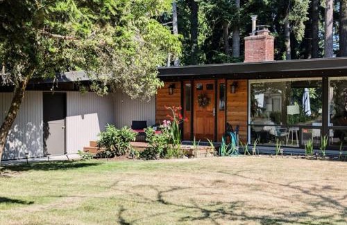 Bridle Trails Casa | 2BR 2BA Kirkland Bridle Trails