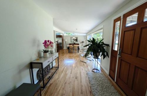Bridle Trails Casa | 2BR 2BA Kirkland Bridle Trails