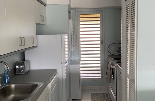 Estate Golden Rock Condominio | 2BR, 2BA Newly Updated Ocean View