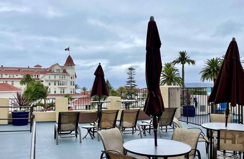 Coronado Condominio | 2BR/2BA Sleeps 6 Coronado Beach Resort w/kitchenette by historic Hotel Del -wow!