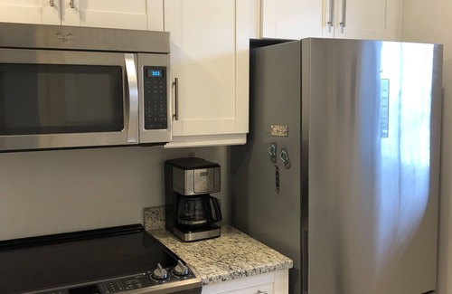 Coquina Sands Condominio | 2br 2ba actualizado condominio pasos a la playa y 4 cuadras de Olde Nápoles.
