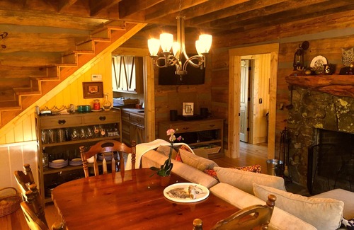 Mentone Cabina | Nueva cabaña romántica original de 2BR / 2Bath1800 (1-2 noches de estadía aceptadas de lunes a jueves) rs