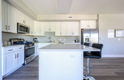 Campbell Apartamento | 2BR, 2bth King-sized haven!