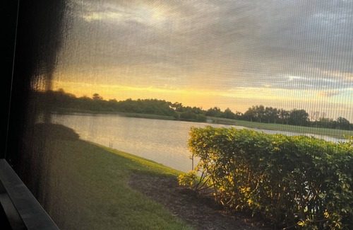Bradenton Condominio | 2br/2bth spacious garden condo perfect for golfer w deeded golf course access