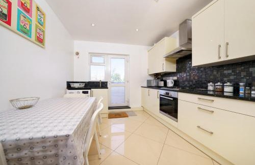 Harlington Apartamento | 2BR Apartment near Heathrow Airport