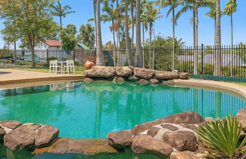 Bilambil Heights Apartamento | 2Br Apartment, Pool, 12 mins to Airport