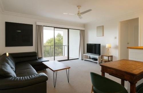 Bilambil Heights Apartamento | 2Br Apartment, Pool, 12 mins to Airport