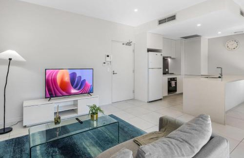 Macgregor Apartamento | 2BR Apartment with Balcony Near Food Shop and Transit