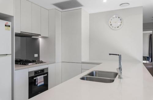 Macgregor Apartamento | 2BR Apartment with Balcony Near Food Shop and Transit