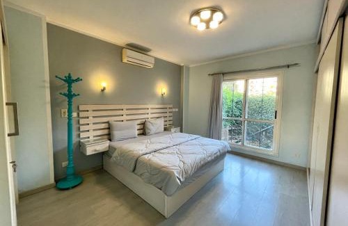 Al Rehab Apartamento | 2BR Apartment with Private Garden in Downtown Rehab Near Malls