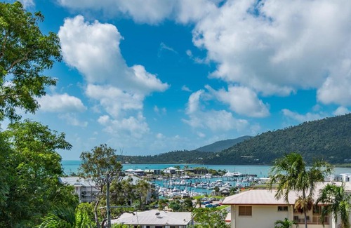 Airlie Beach Apartamento | 2BR Apartment with Stunning Ocean Views